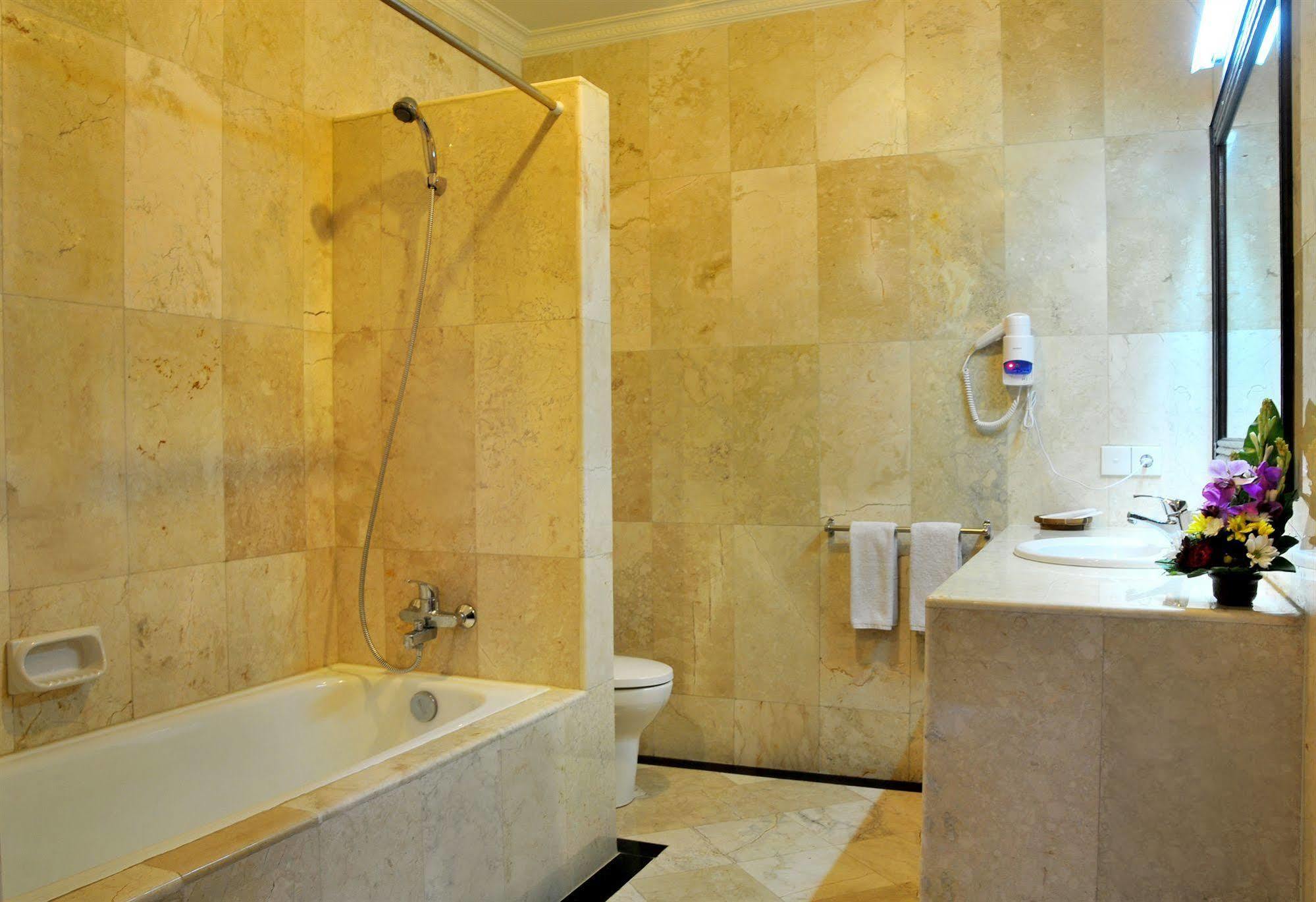 Puri Yuma Hotel Denpasar Zewnętrze zdjęcie